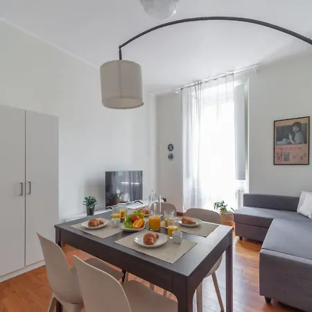 Διαμέρισμα The Rent - Spacious Two-bedroom In Porta Romana *