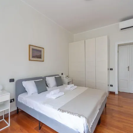 The Rent - Spacious Two-bedroom In Porta Romana * Μιλάνο